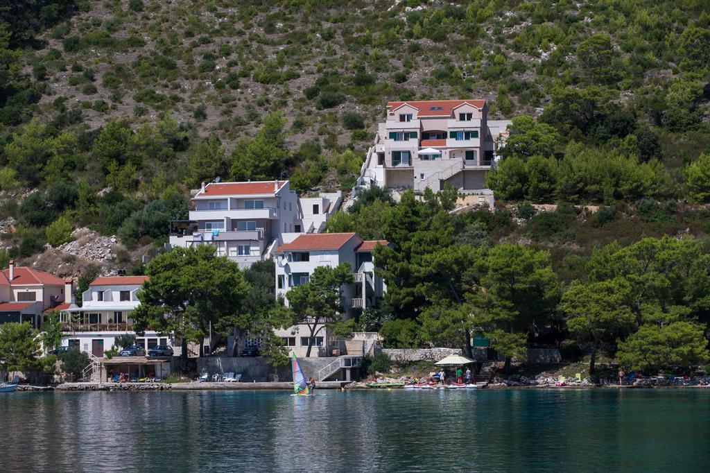 Apartments Ladesta Lastovo Exterior foto